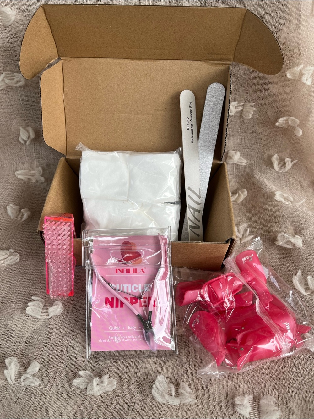 Salon style gel soak off Pink Nail Care Kit with Cuticle Nipper & Tools